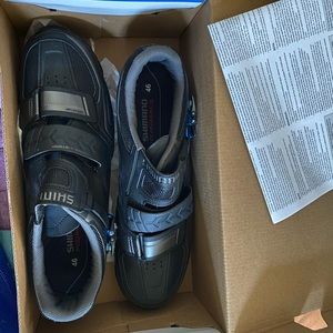 Shimano SH-M089 Men’s Cycling Shoe 46 WITHOUT SPD cleats